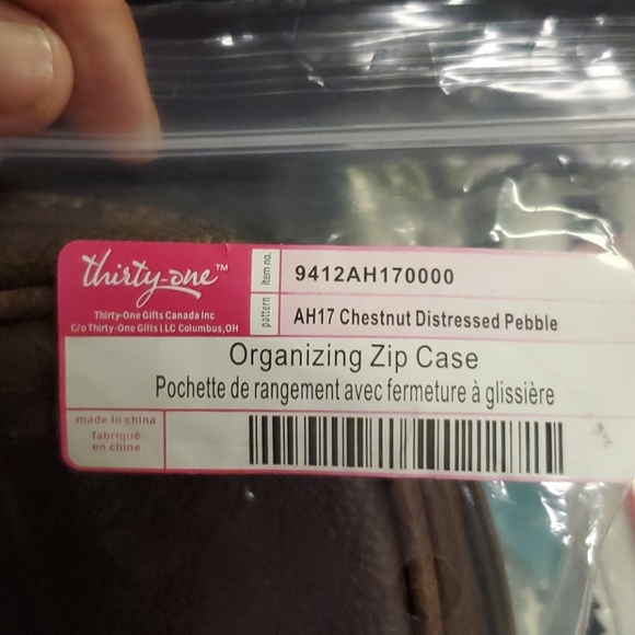 NIB EXCLUSIVE Organizing Zip Case - Picture 3 of 5